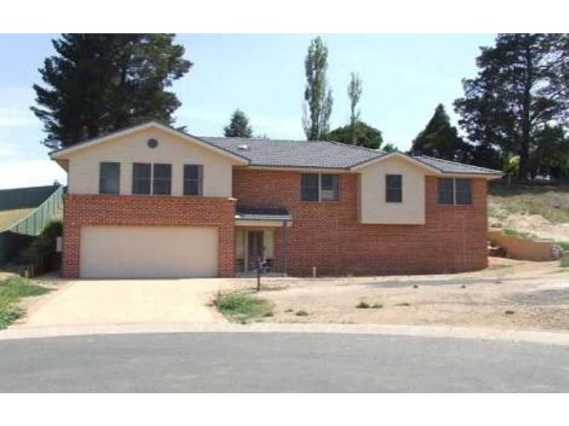 8 Birch Close, Bathurst NSW 2795