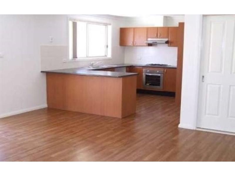 8 Birch Close, Bathurst NSW 2795