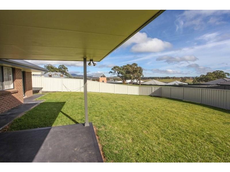 27 Botanic Way, Orange NSW 2800