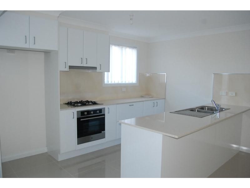 2/13 Turquoise Street, Orange NSW 2800