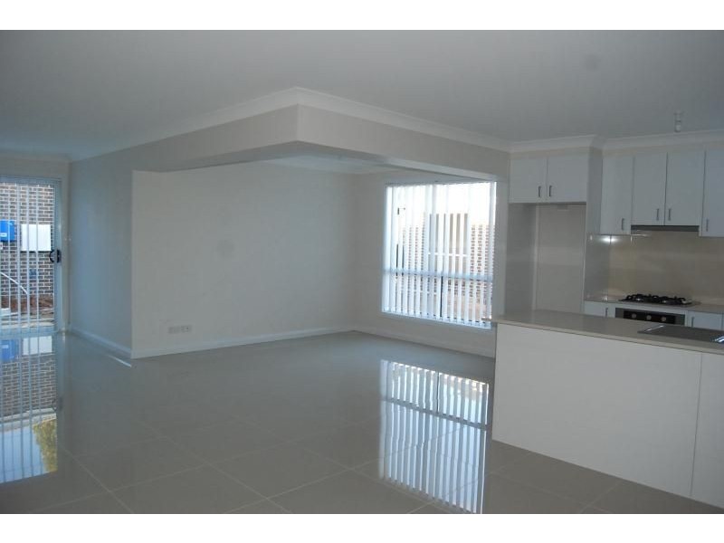 2/13 Turquoise Street, Orange NSW 2800