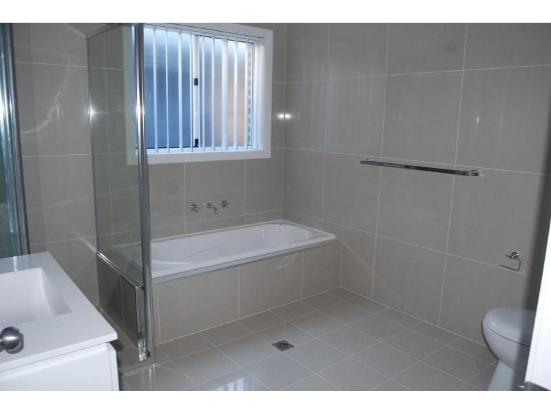 2/13 Turquoise Street, Orange NSW 2800