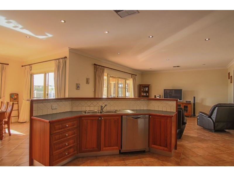 34 George Weily Place, Orange NSW 2800
