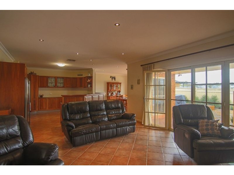 34 George Weily Place, Orange NSW 2800