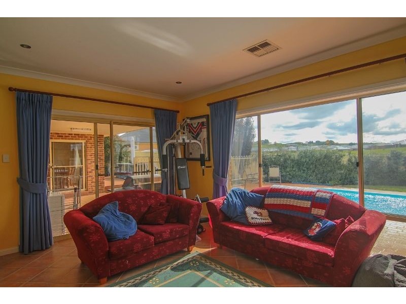 34 George Weily Place, Orange NSW 2800