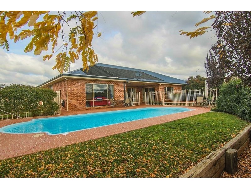 34 George Weily Place, Orange NSW 2800