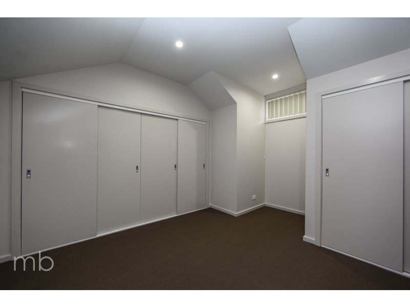 8/19 Moonstone Drive, Orange NSW 2800