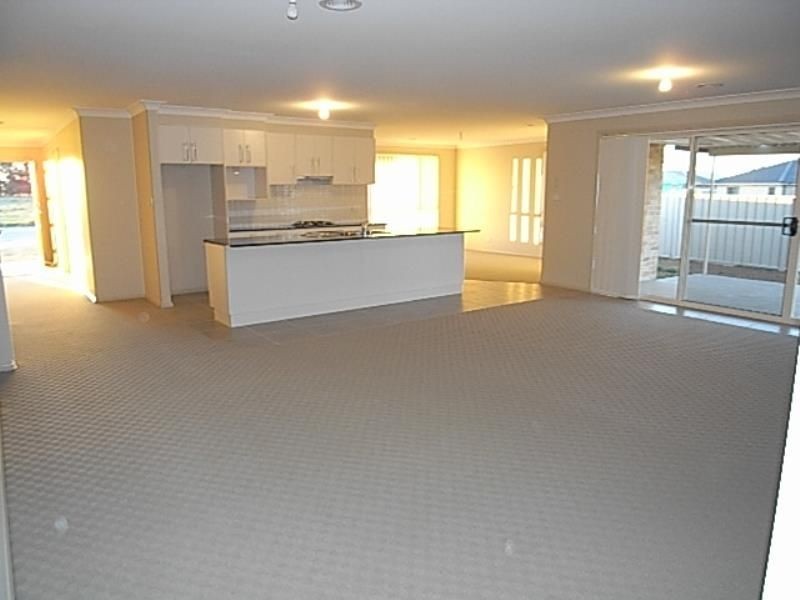 6 Taloumbi Place, Orange NSW 2800