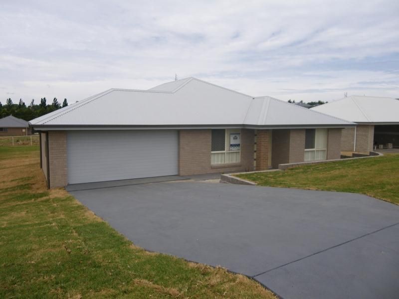3 Poplars Drive, Orange NSW 2800