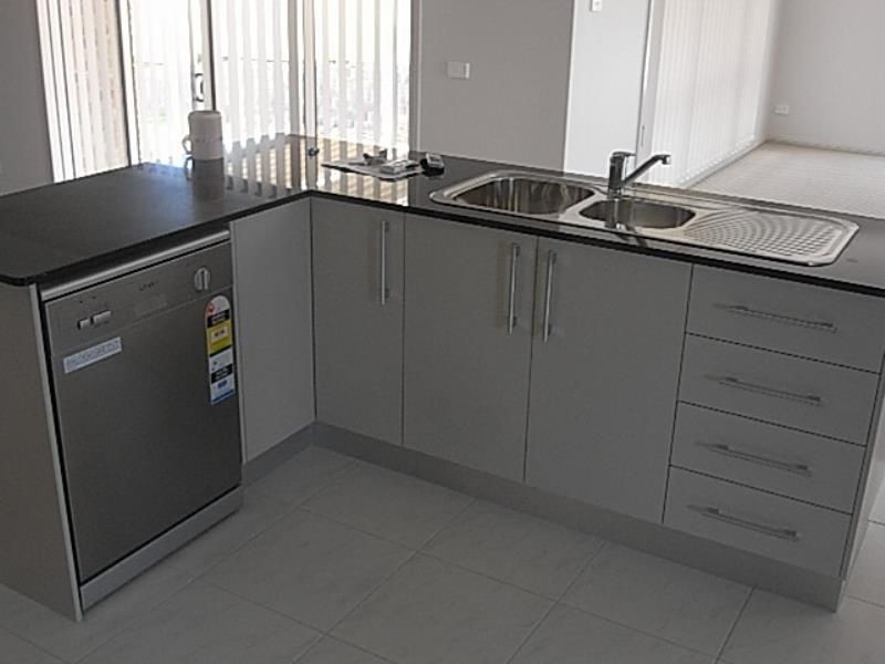 28 Bert Whiteley Place, Orange NSW 2800