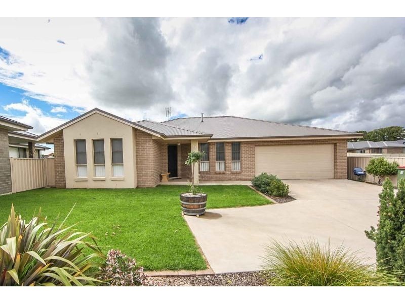 5a Braeburn Crescent, Orange NSW 2800