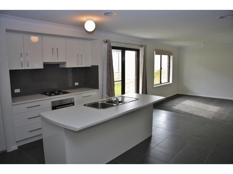 28 Amber Close, Kelso NSW 2795