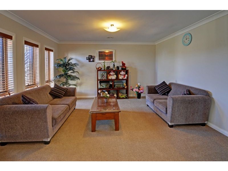 6 Candlebark Crescent, Orange NSW 2800