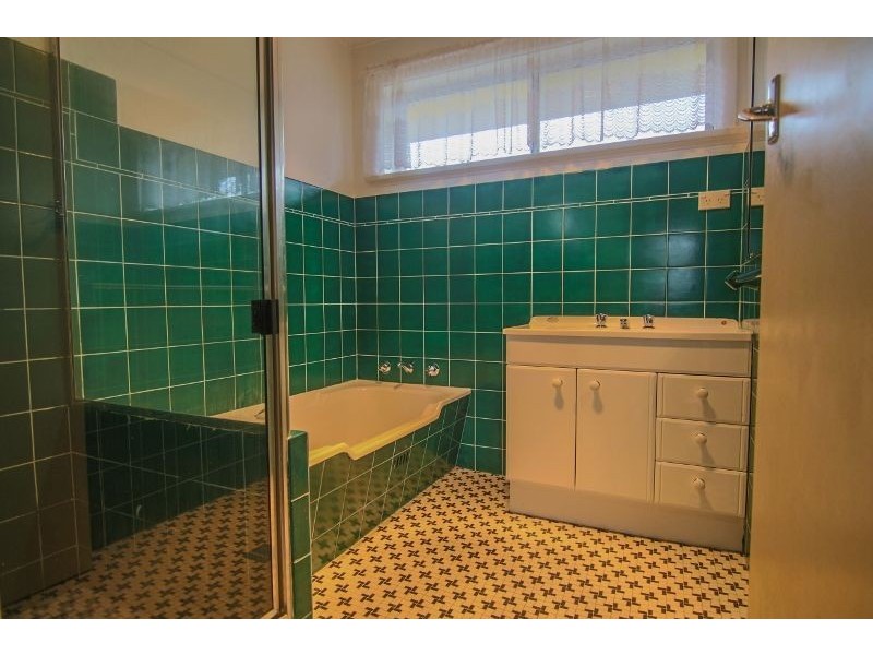 143 Matthews Avenue, Orange NSW 2800