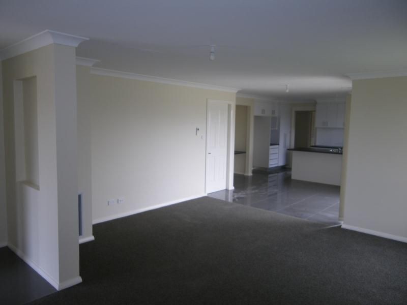 33 Botanic Way, Orange NSW 2800