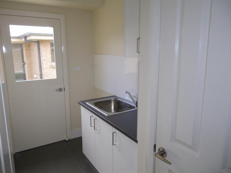 33 Botanic Way, Orange NSW 2800