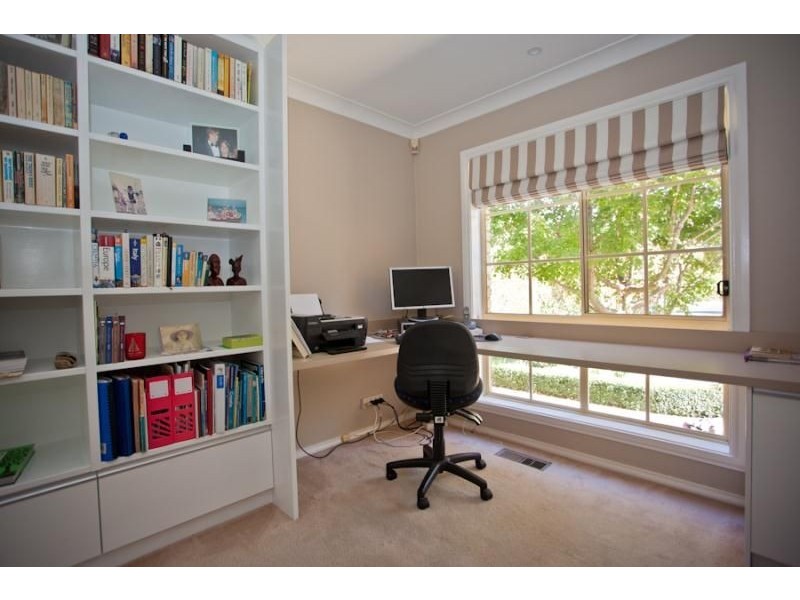 6 Anthony Crescent, Orange NSW 2800