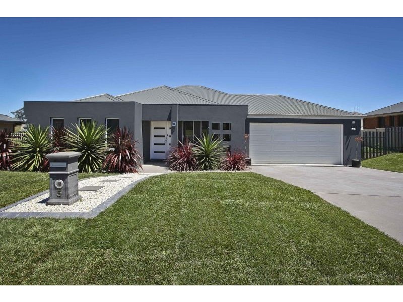5 Begonia Place, Orange NSW 2800