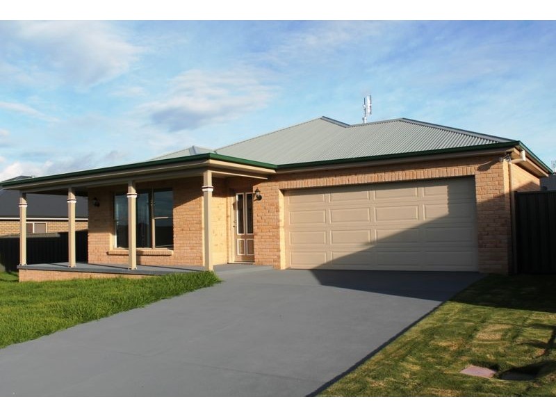 11 Mariposa Street, Orange NSW 2800