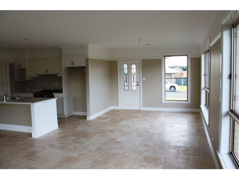 11 Mariposa Street, Orange NSW 2800