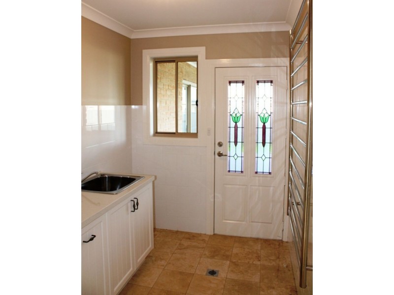 11 Mariposa Street, Orange NSW 2800