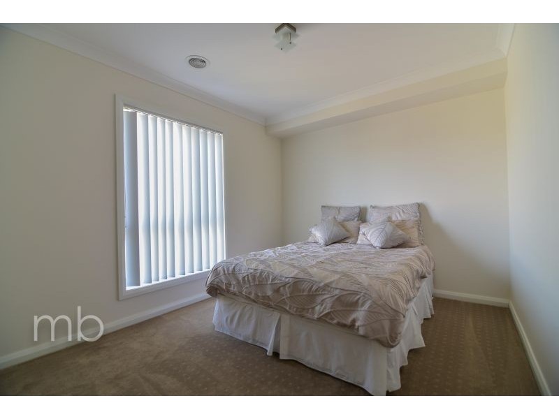 6 Abelia Close, Orange NSW 2800