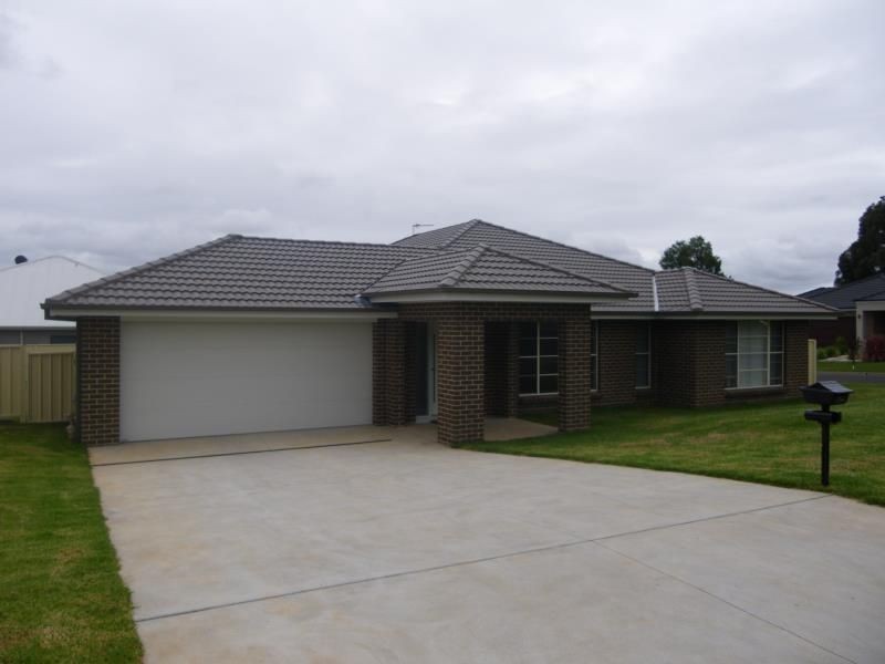 4 McIntosh Street, Orange NSW 2800