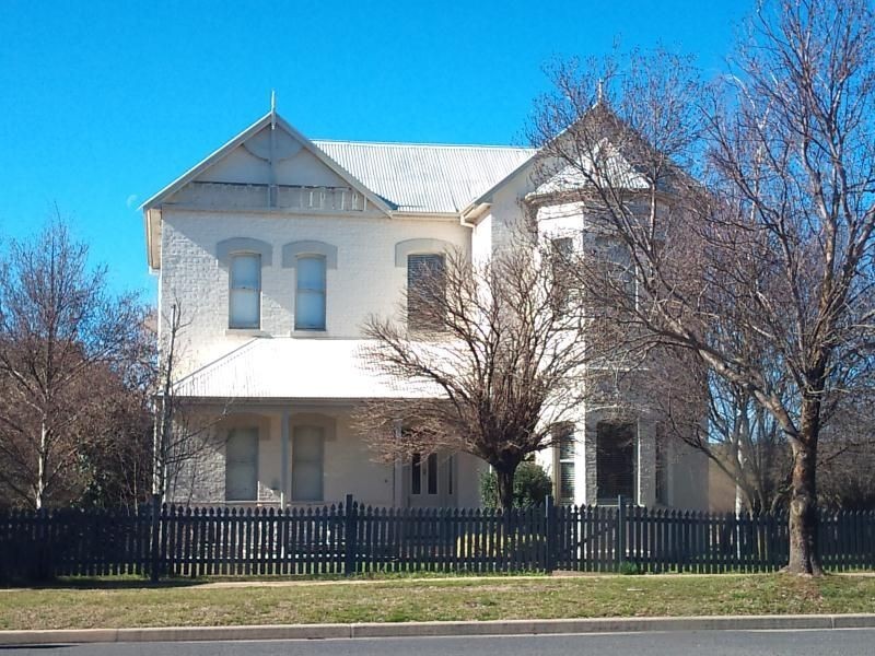 30 Adelaide Street, Blayney NSW 2799