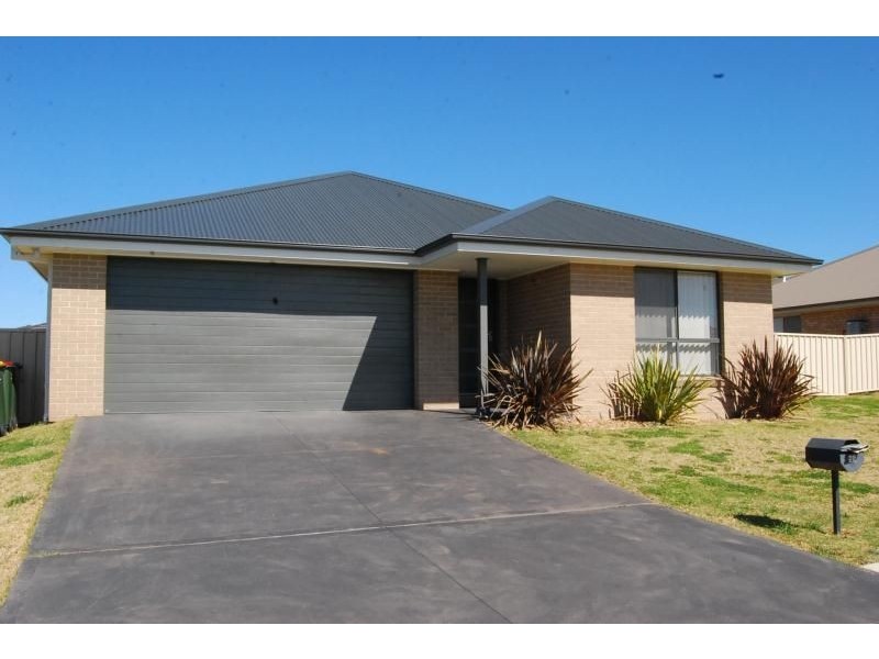 55 Diamond Drive, Orange NSW 2800