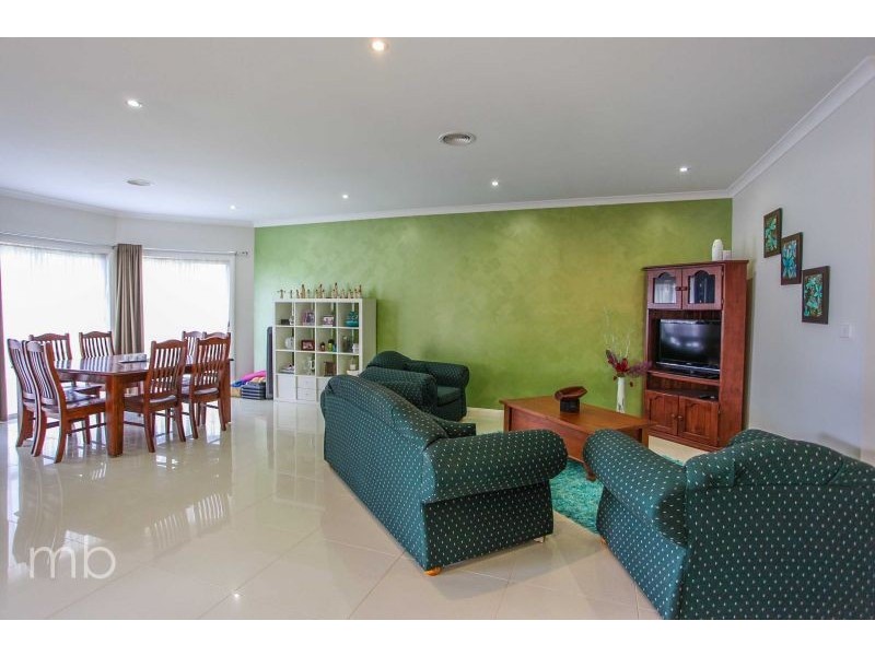 1 Yackerboon Place, Orange NSW 2800