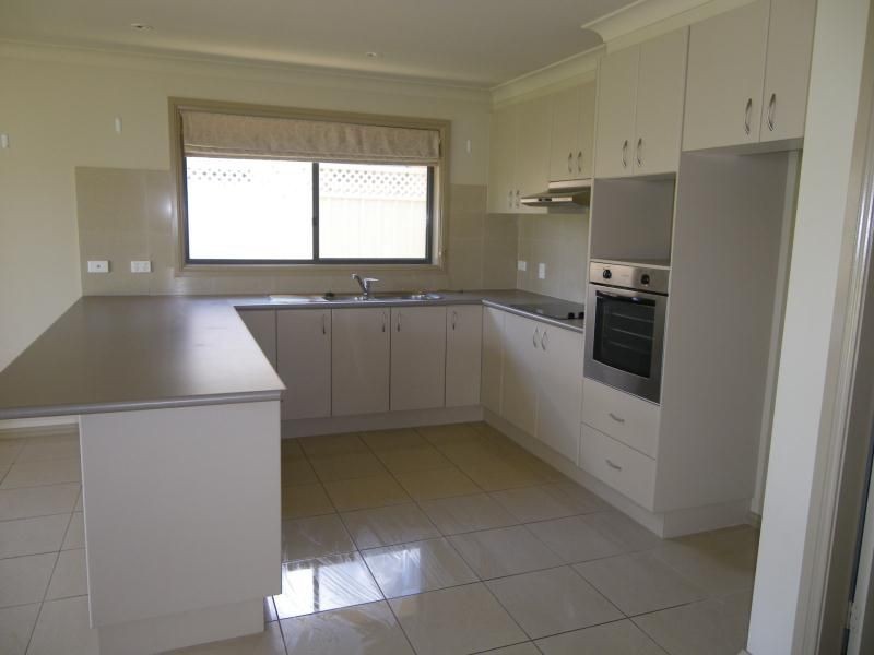 4a Rutherford Place, Orange NSW 2800