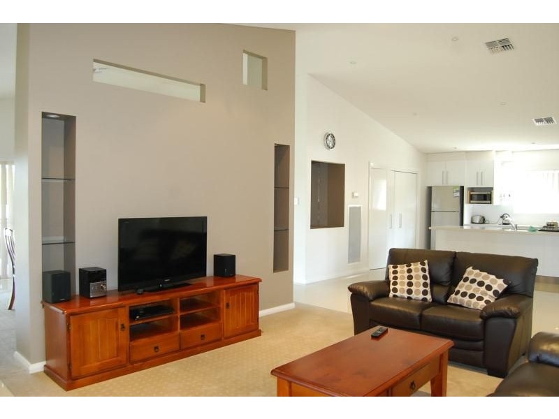 55 Botanic Way, Orange NSW 2800