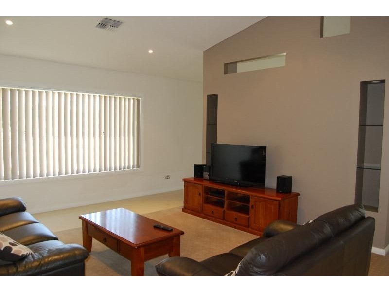 55 Botanic Way, Orange NSW 2800