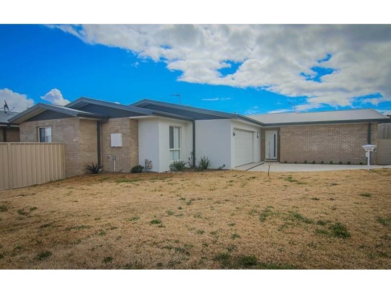 6 Abelia Close, Orange NSW 2800