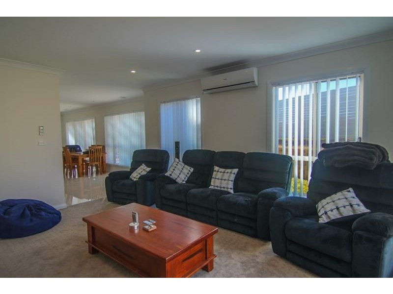 6 Abelia Close, Orange NSW 2800