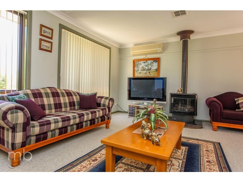 7 Pitta Pitta Place, Orange NSW 2800