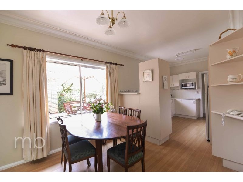 2 Aminya Place, Orange NSW 2800