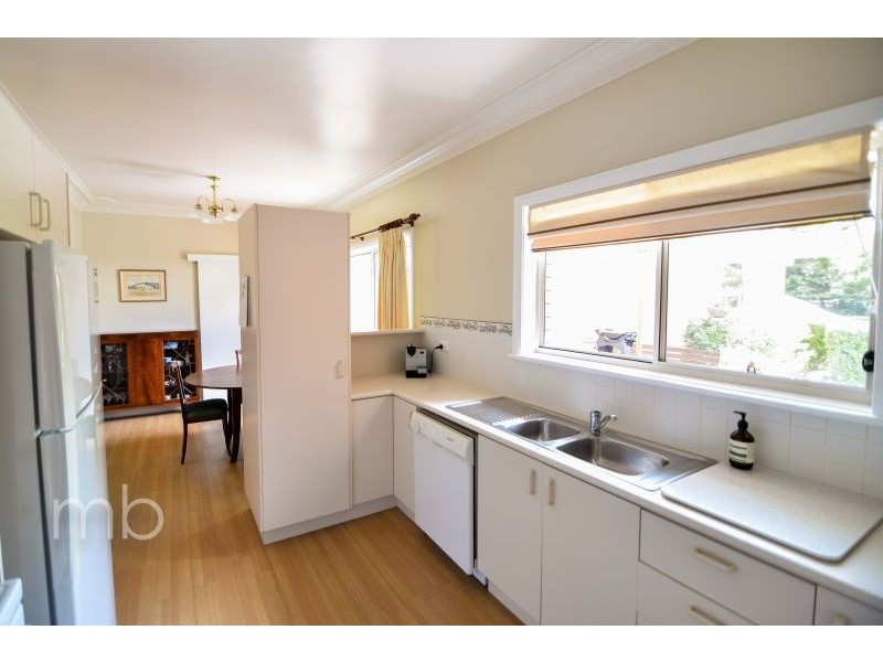 2 Aminya Place, Orange NSW 2800
