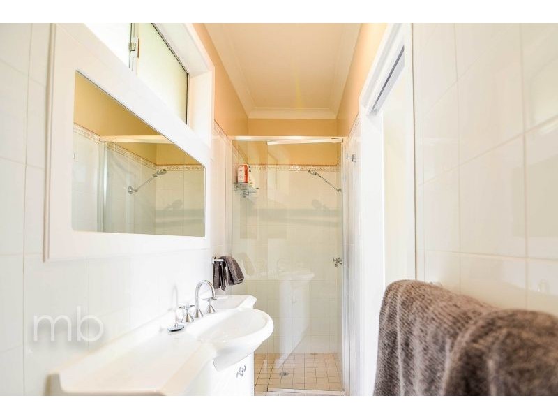 2 Aminya Place, Orange NSW 2800