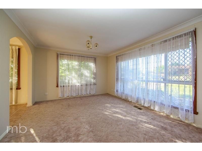 9 Anthony Crescent, Orange NSW 2800