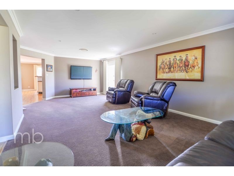 11 Juniper Place, Orange NSW 2800