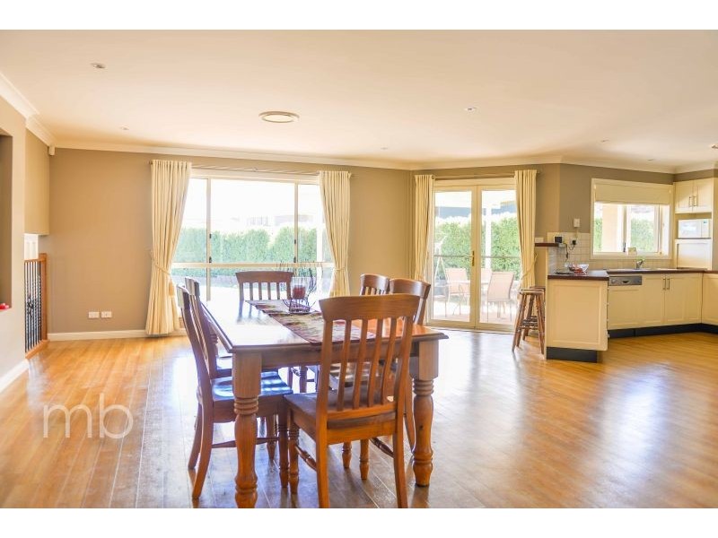 11 Juniper Place, Orange NSW 2800