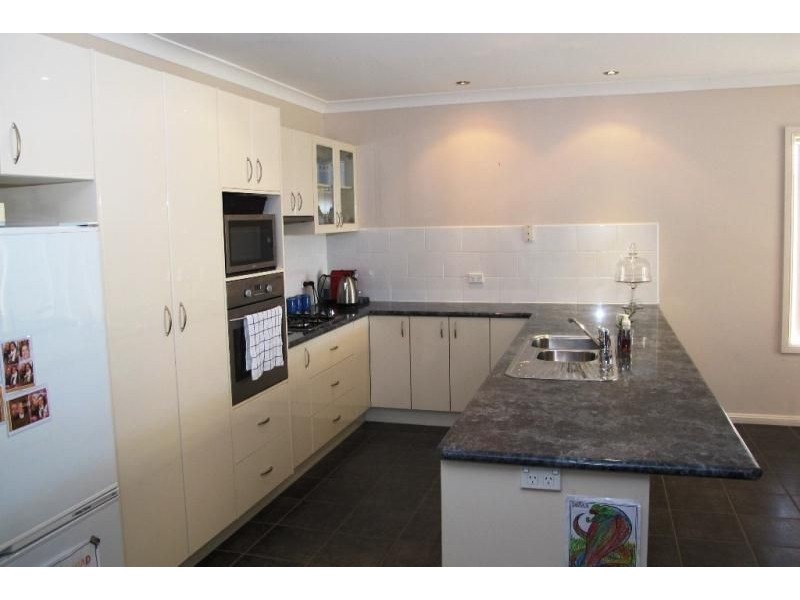 30 Raphael Street, Blayney NSW 2799