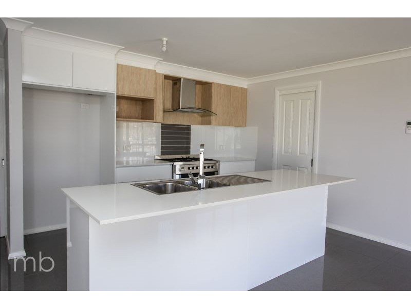 9 Downey Crescent, Orange NSW 2800