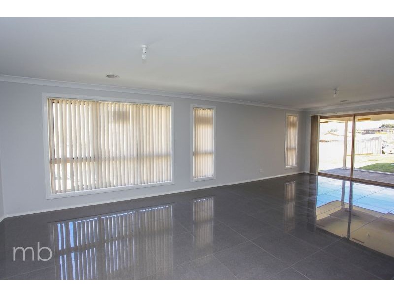 9 Downey Crescent, Orange NSW 2800