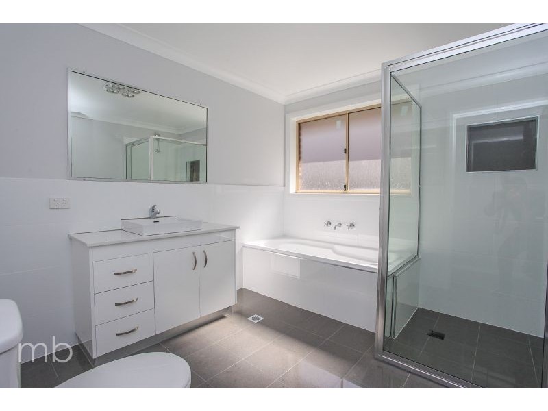 9 Downey Crescent, Orange NSW 2800
