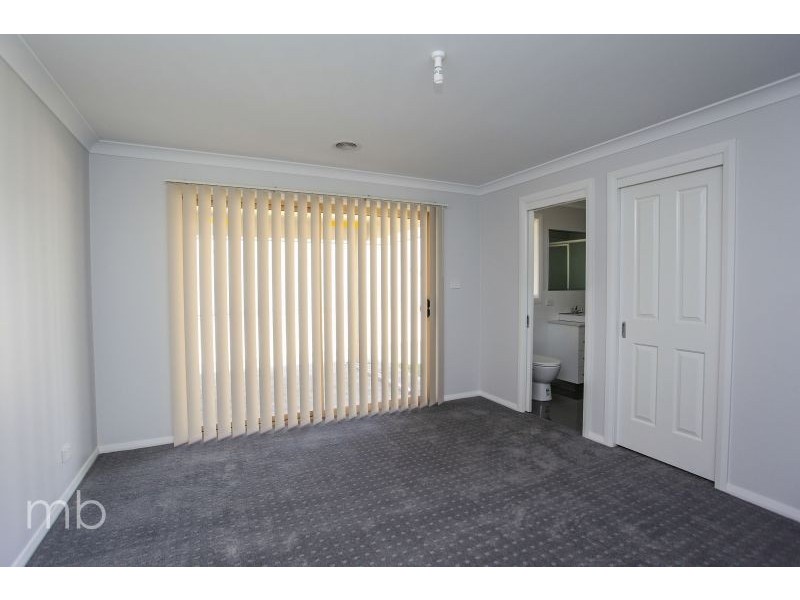 9 Downey Crescent, Orange NSW 2800