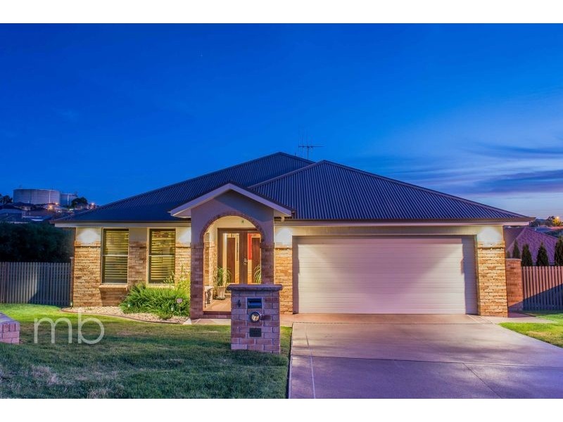 4 Avonlea Place, Orange NSW 2800