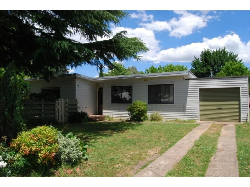 1a Racecourse Road, Orange NSW 2800