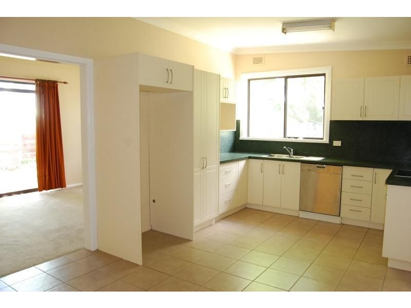 1a Racecourse Road, Orange NSW 2800